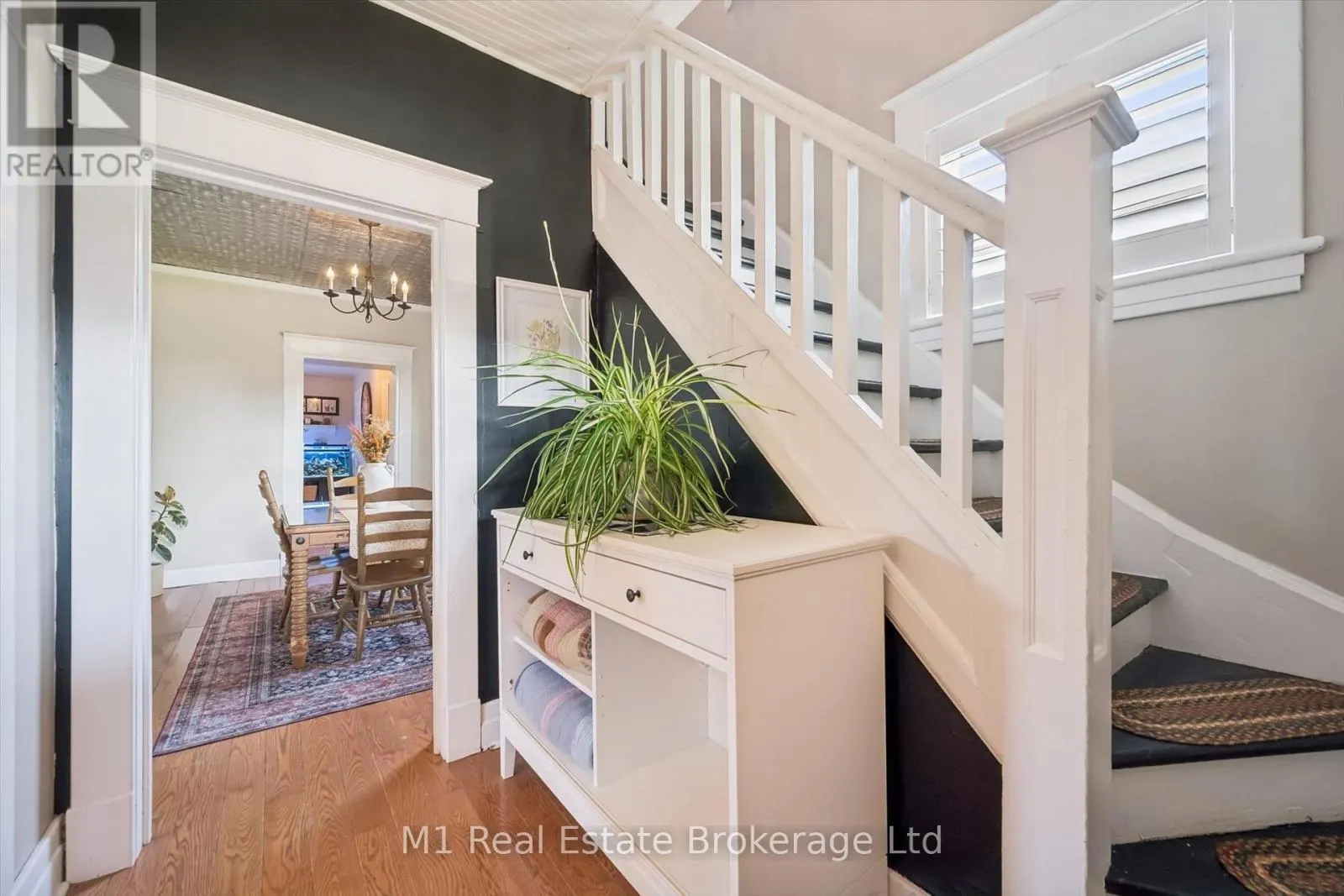 691 ST ANDREW STREET W
