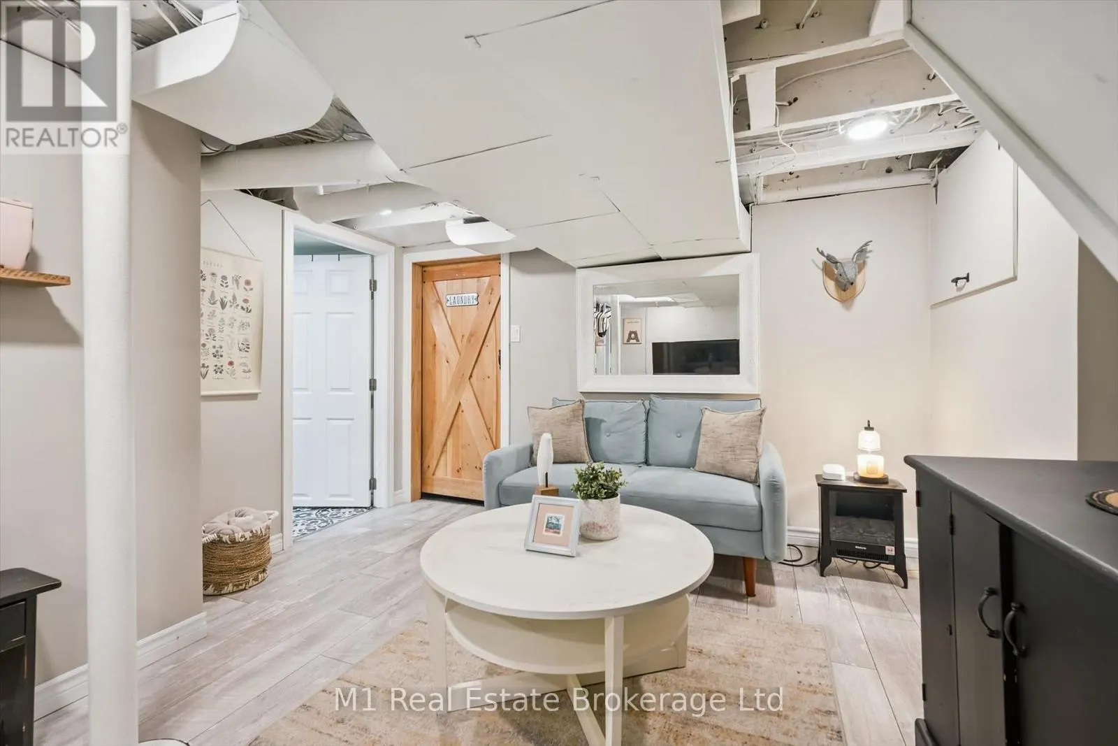 691 ST ANDREW STREET W