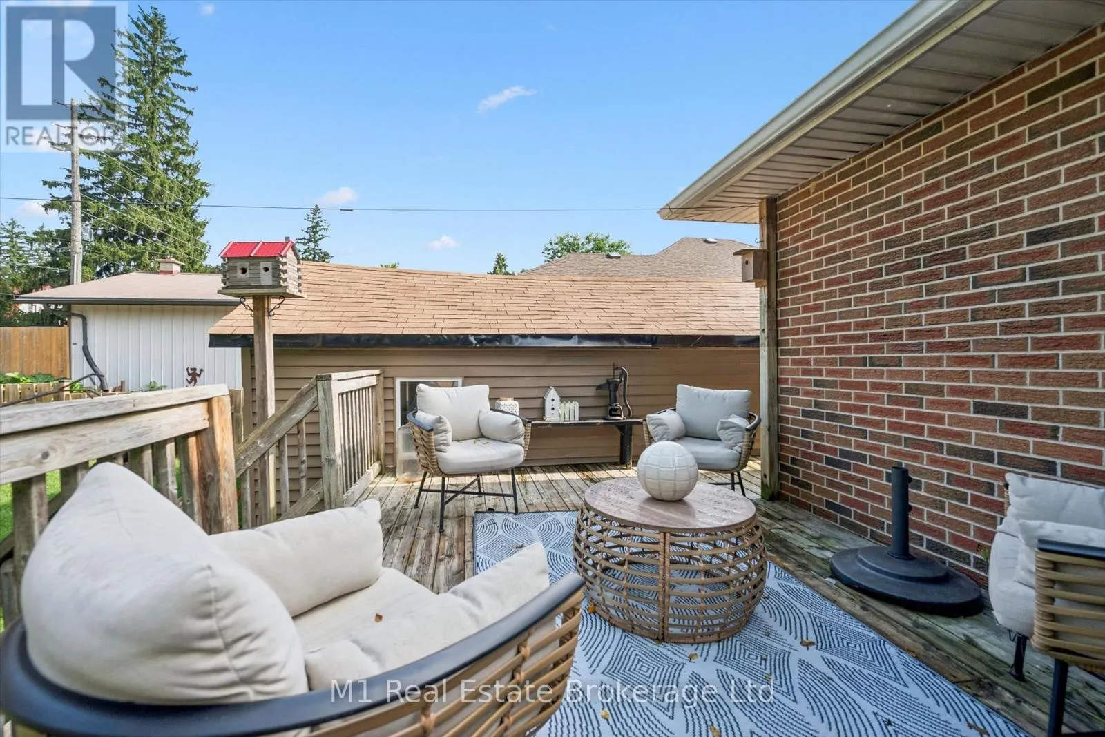 691 ST ANDREW STREET W