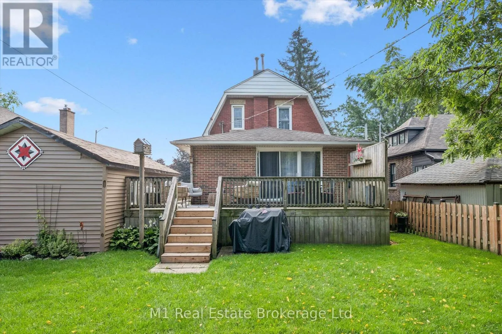 691 ST ANDREW STREET W