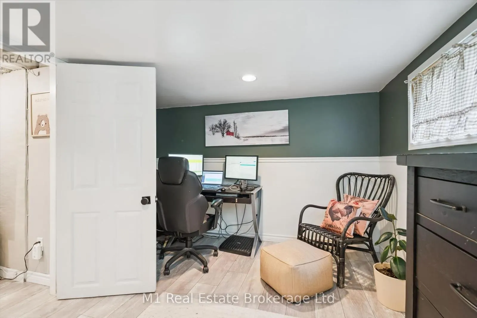 691 ST ANDREW STREET W