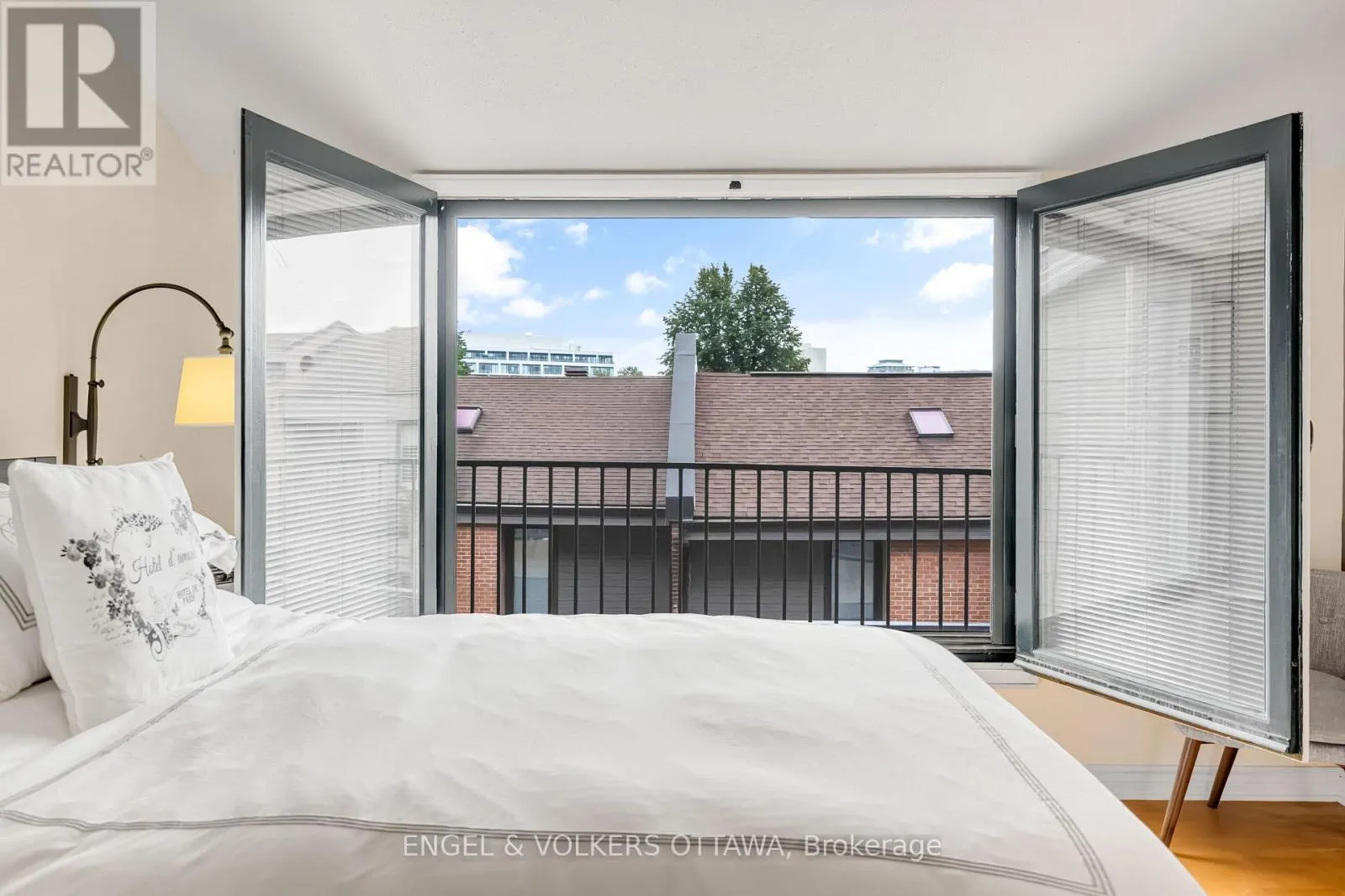 5 - 135 SPRINGFIELD ROAD