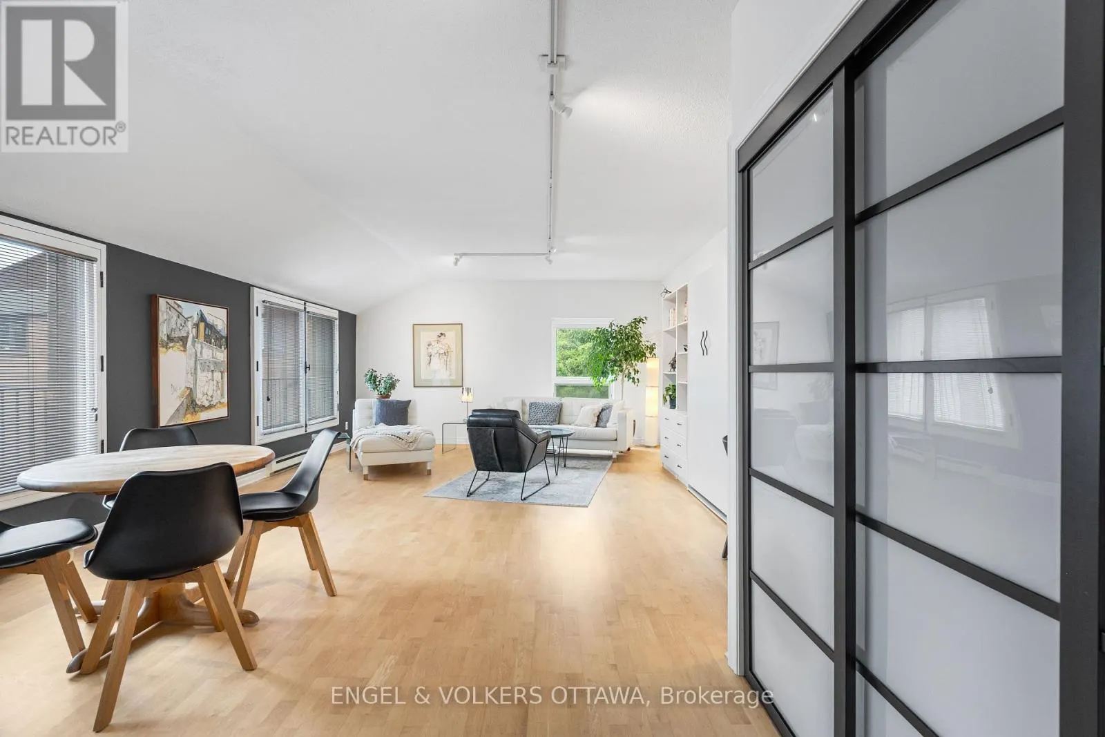 5 - 135 SPRINGFIELD ROAD