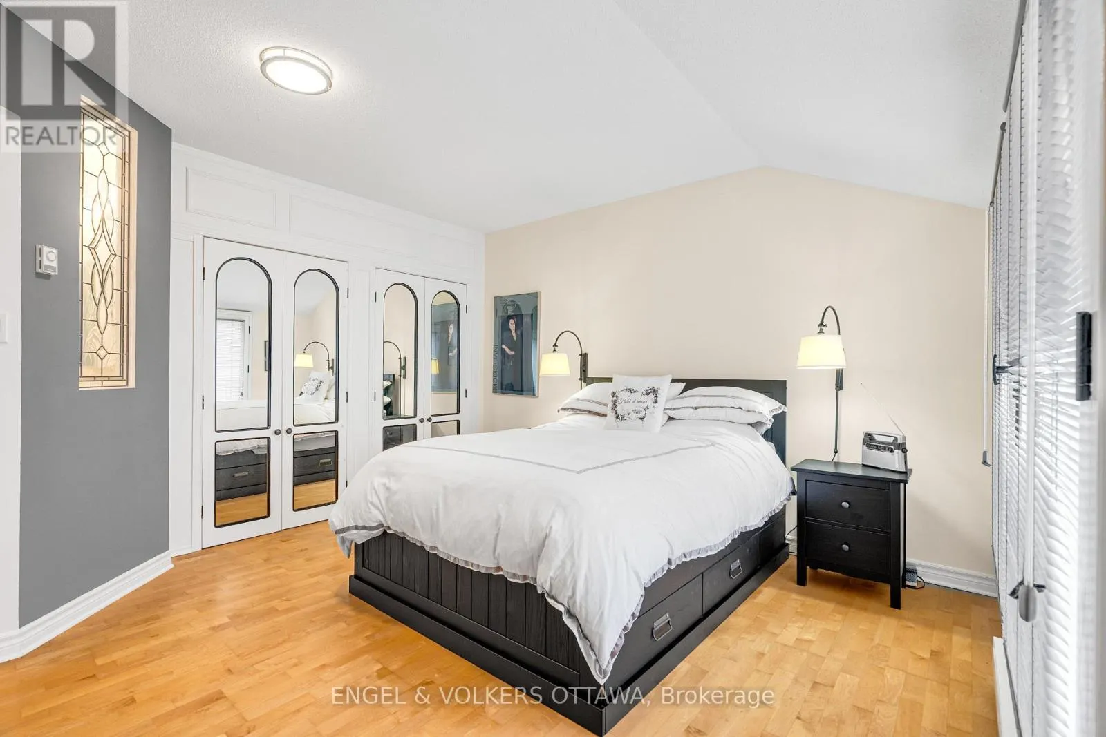 5 - 135 SPRINGFIELD ROAD