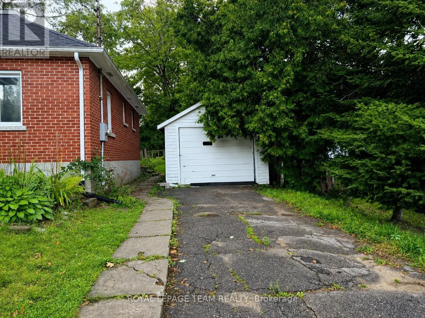 218 FRASER STREET