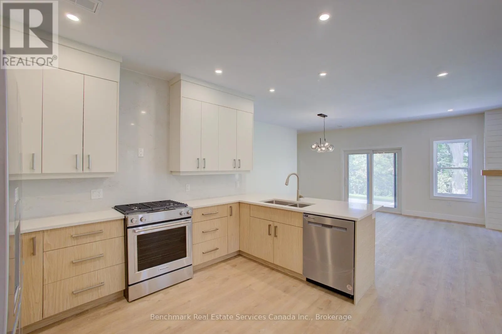 41 - 1182 QUEEN STREET #41