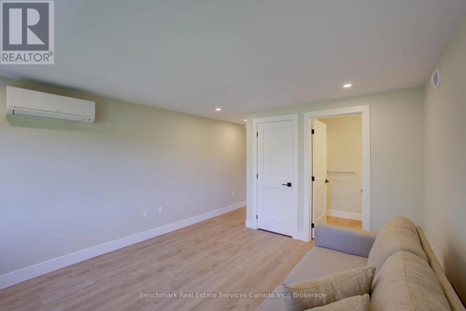 41 - 1182 QUEEN STREET #41