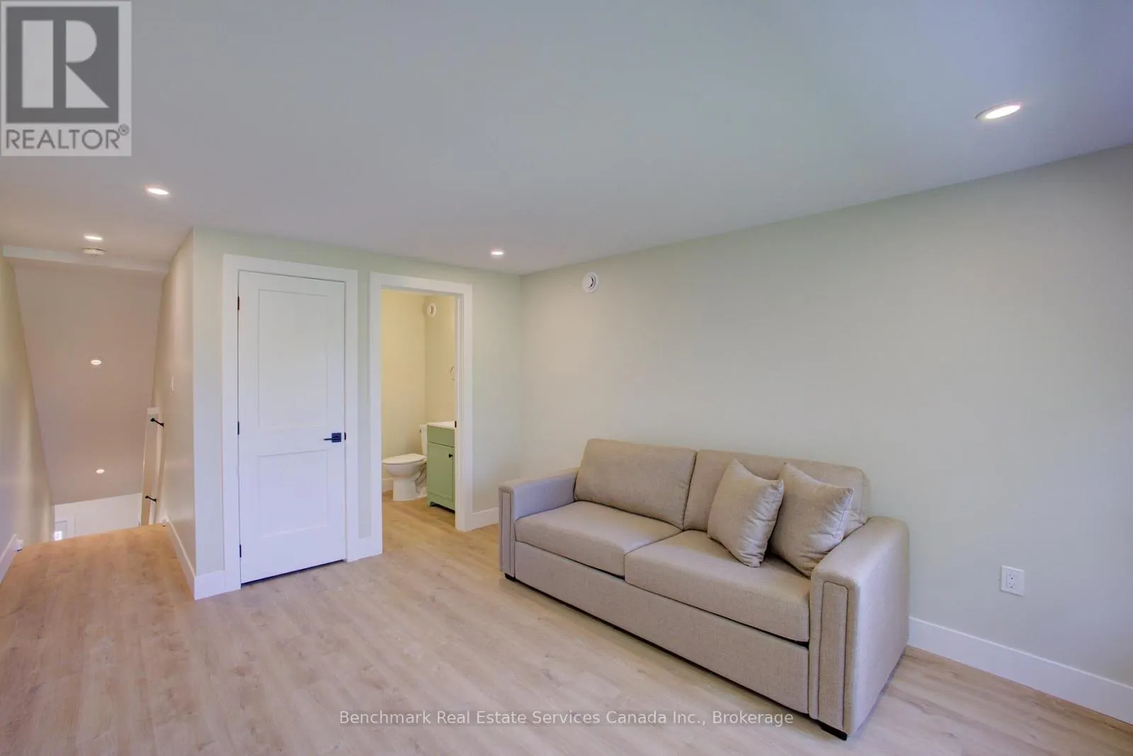 41 - 1182 QUEEN STREET #41