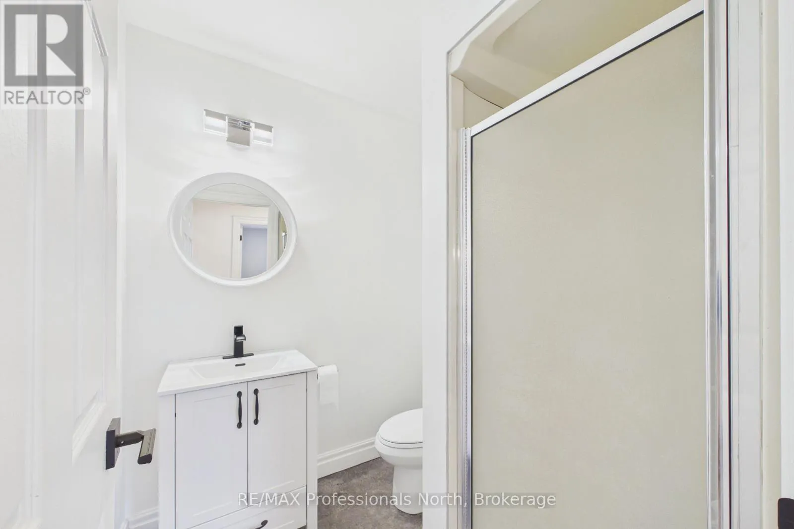 1196 RAVENSCLIFFE ROAD