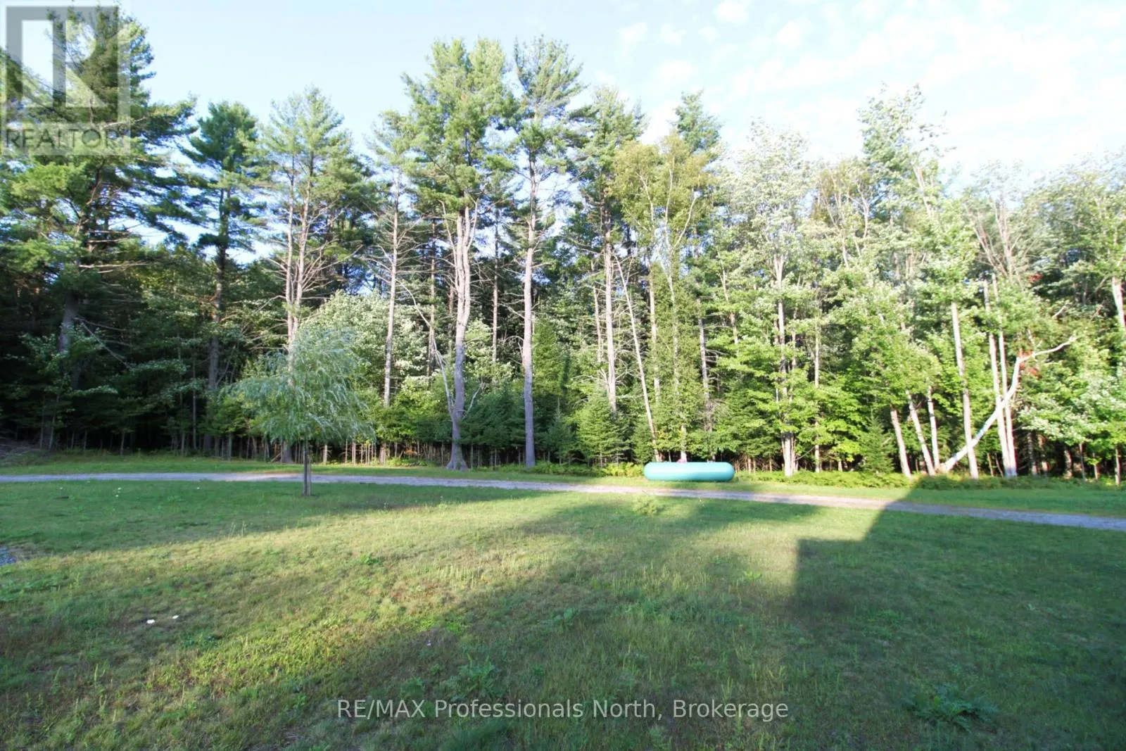 1196 RAVENSCLIFFE ROAD