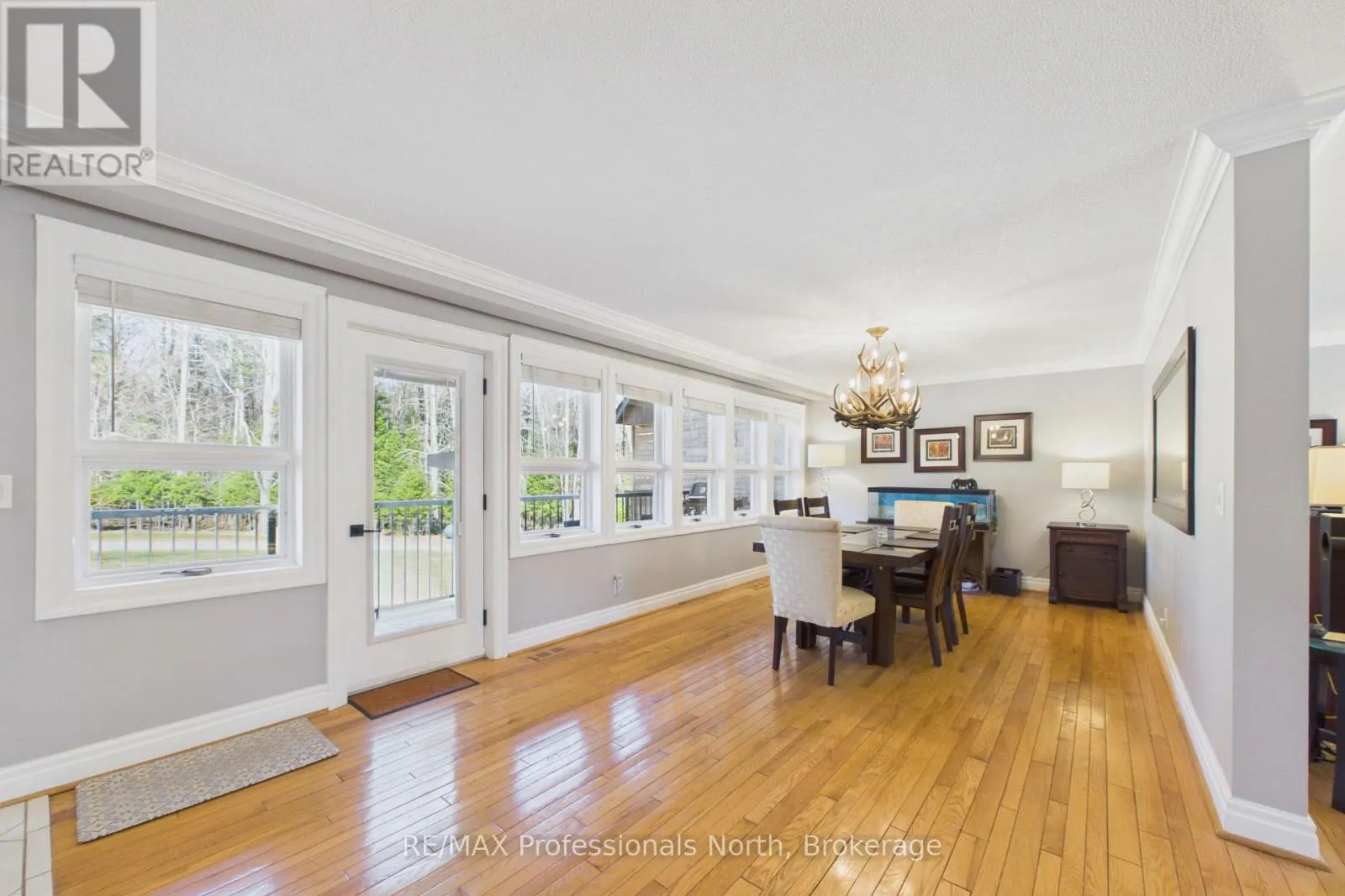 1196 RAVENSCLIFFE ROAD