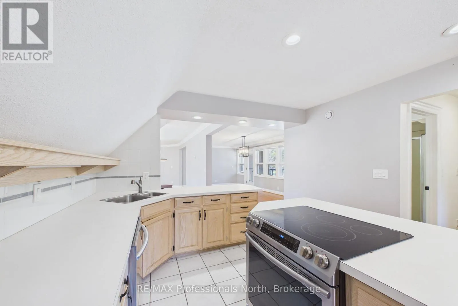 1196 RAVENSCLIFFE ROAD