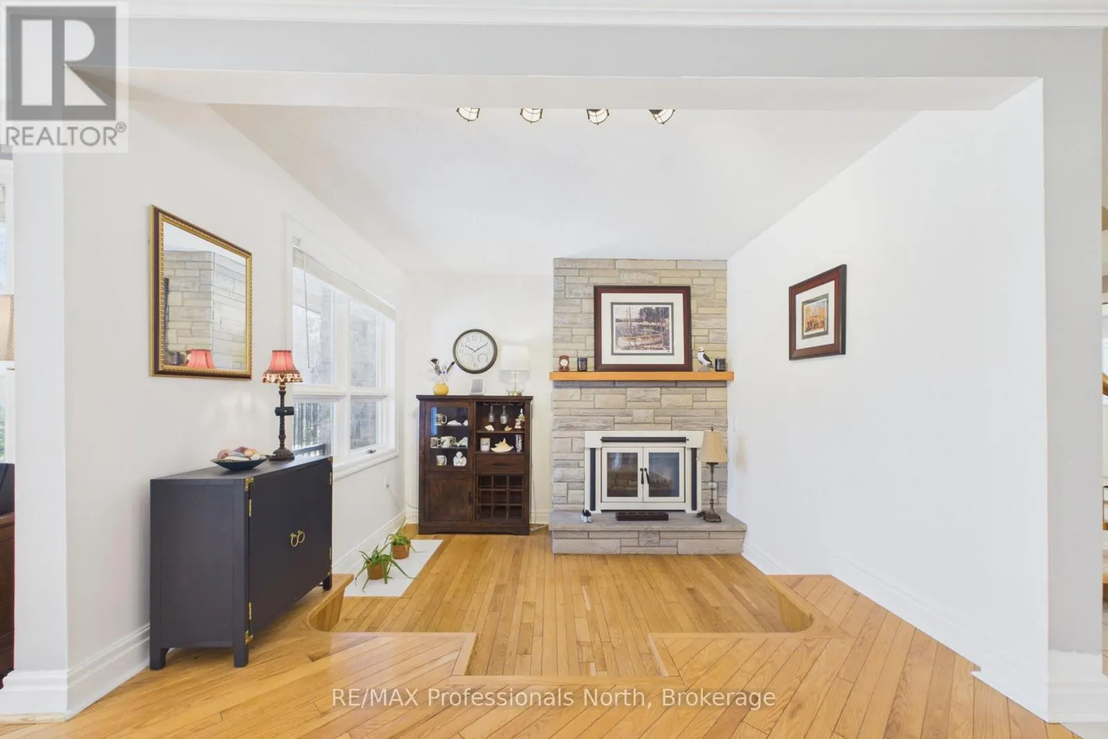 1196 RAVENSCLIFFE ROAD