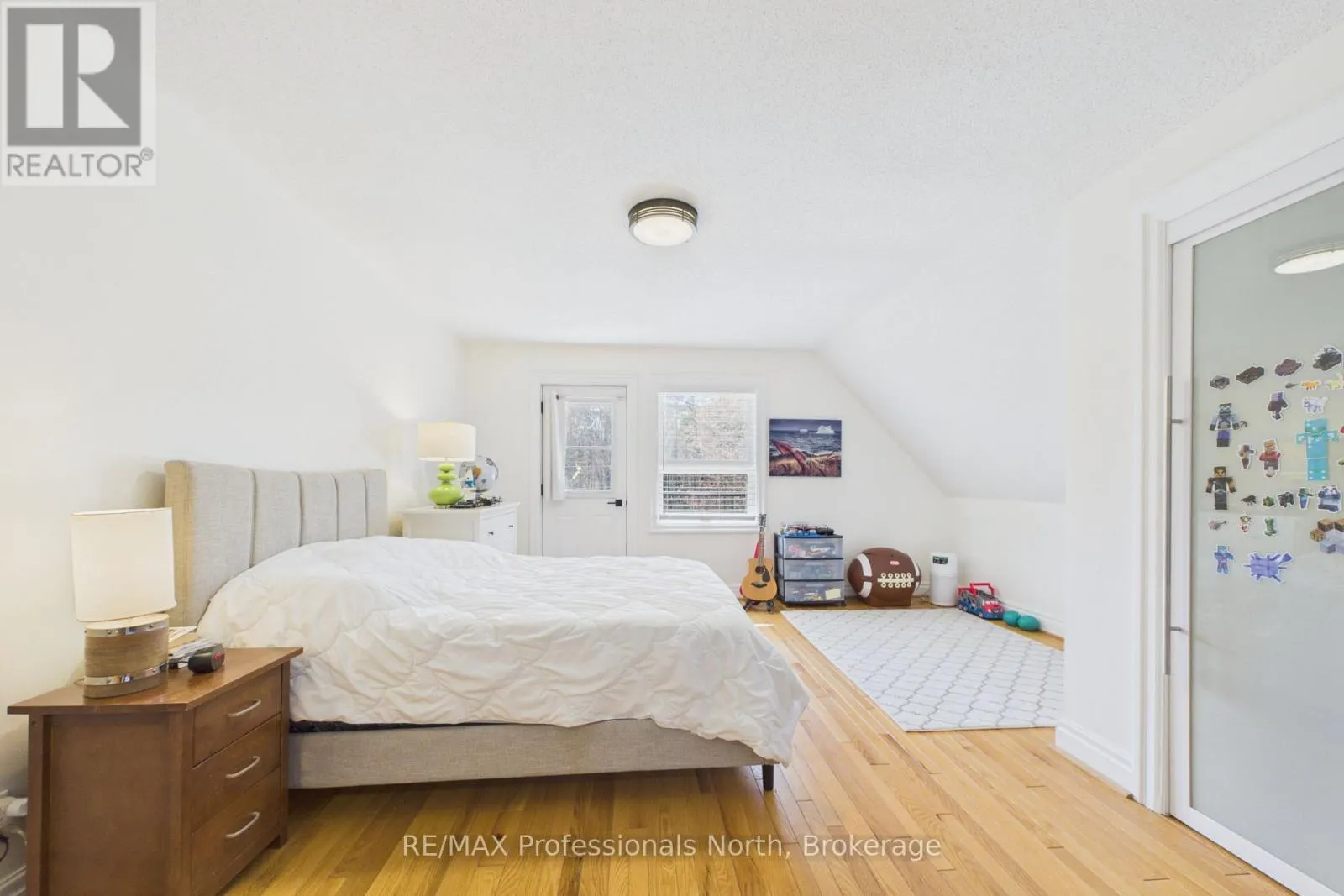 1196 RAVENSCLIFFE ROAD