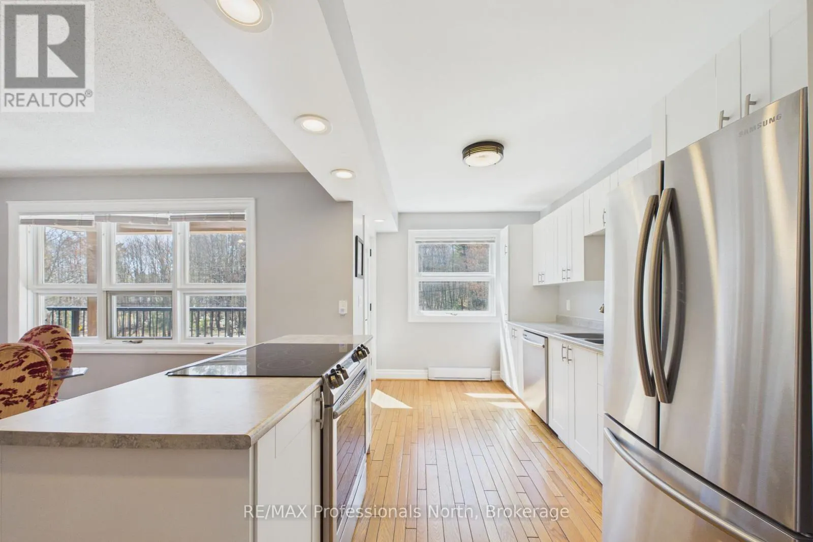 1196 RAVENSCLIFFE ROAD
