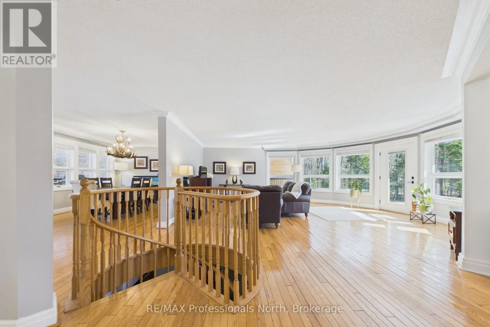 1196 RAVENSCLIFFE ROAD