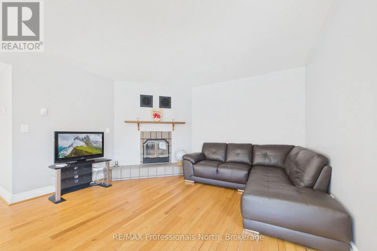 1196 RAVENSCLIFFE ROAD