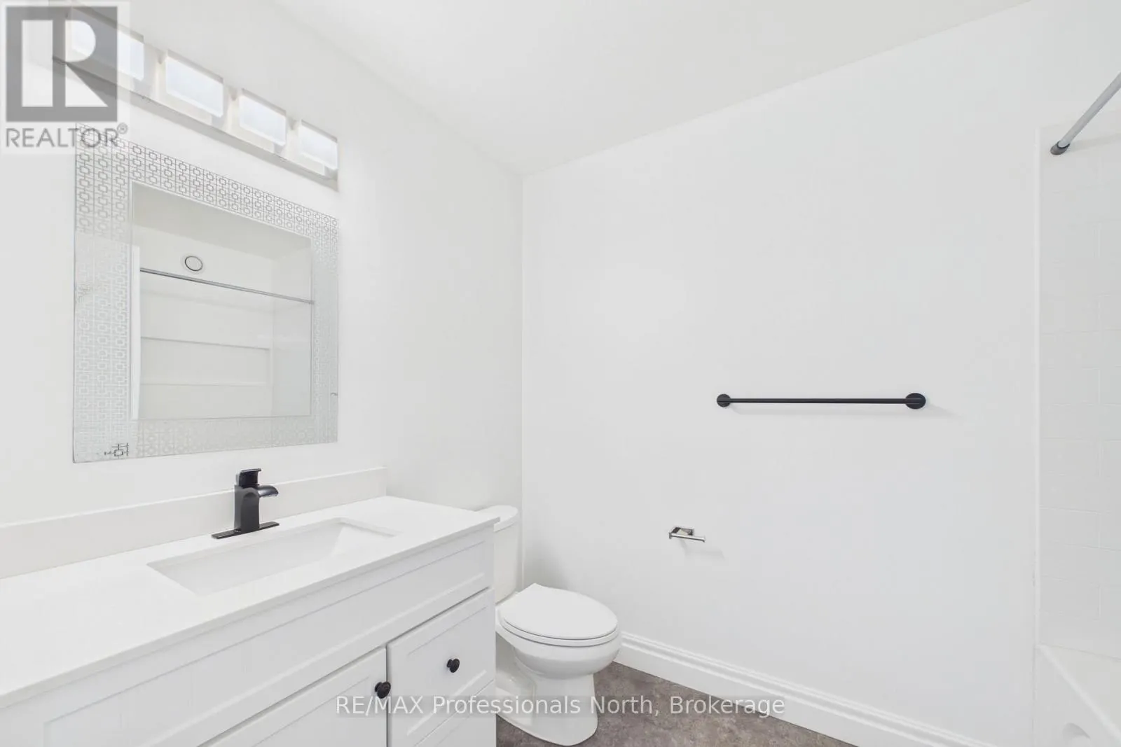 1196 RAVENSCLIFFE ROAD