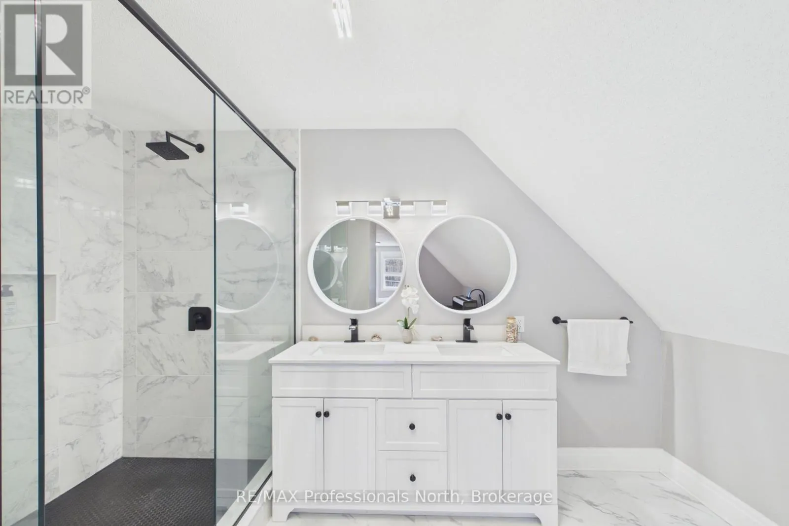 1196 RAVENSCLIFFE ROAD