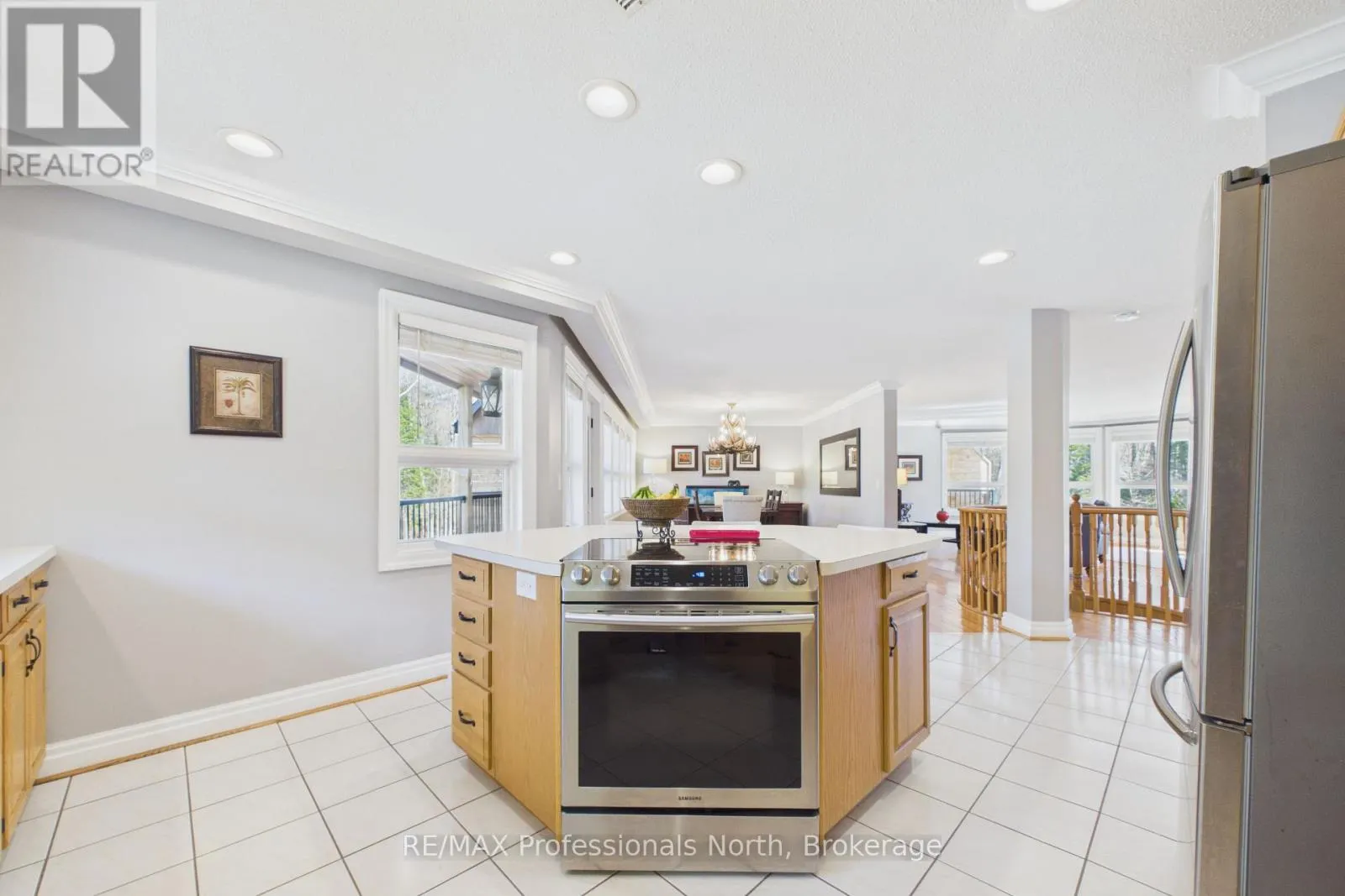 1196 RAVENSCLIFFE ROAD