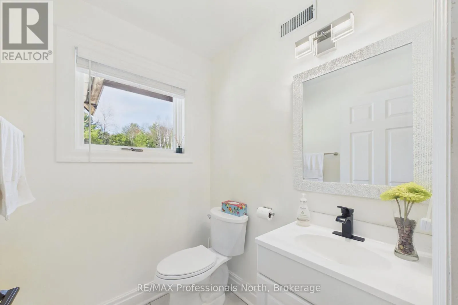 1196 RAVENSCLIFFE ROAD