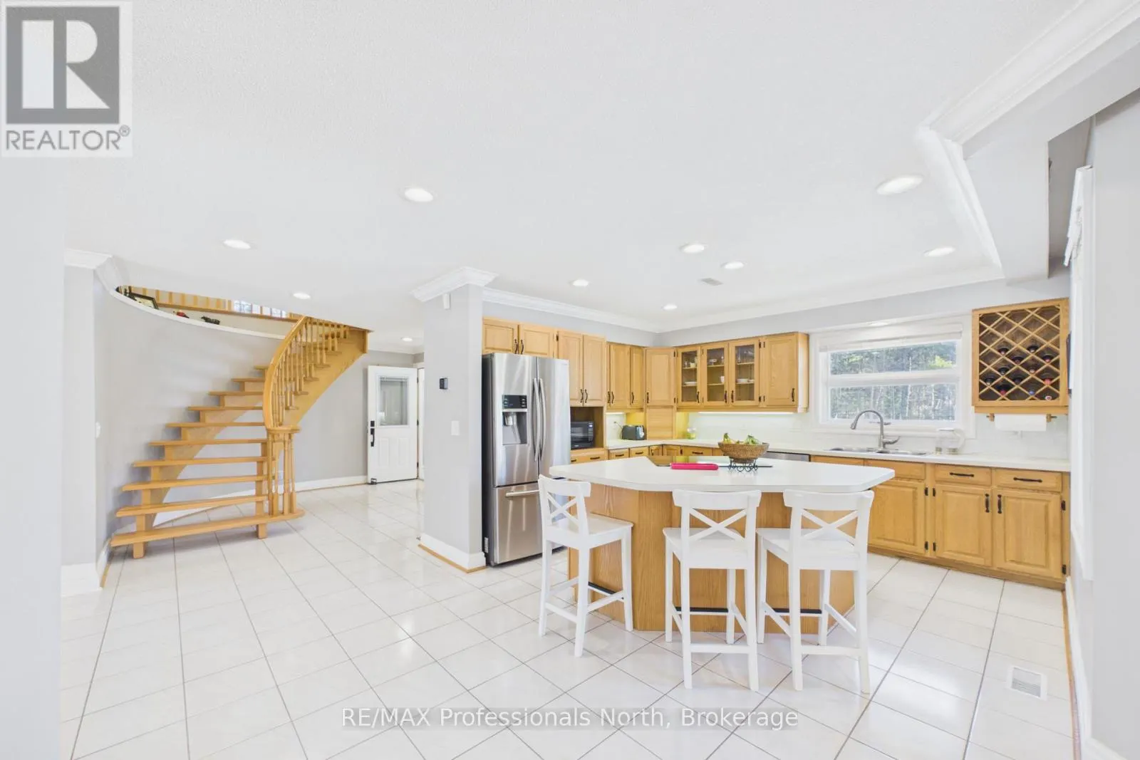 1196 RAVENSCLIFFE ROAD