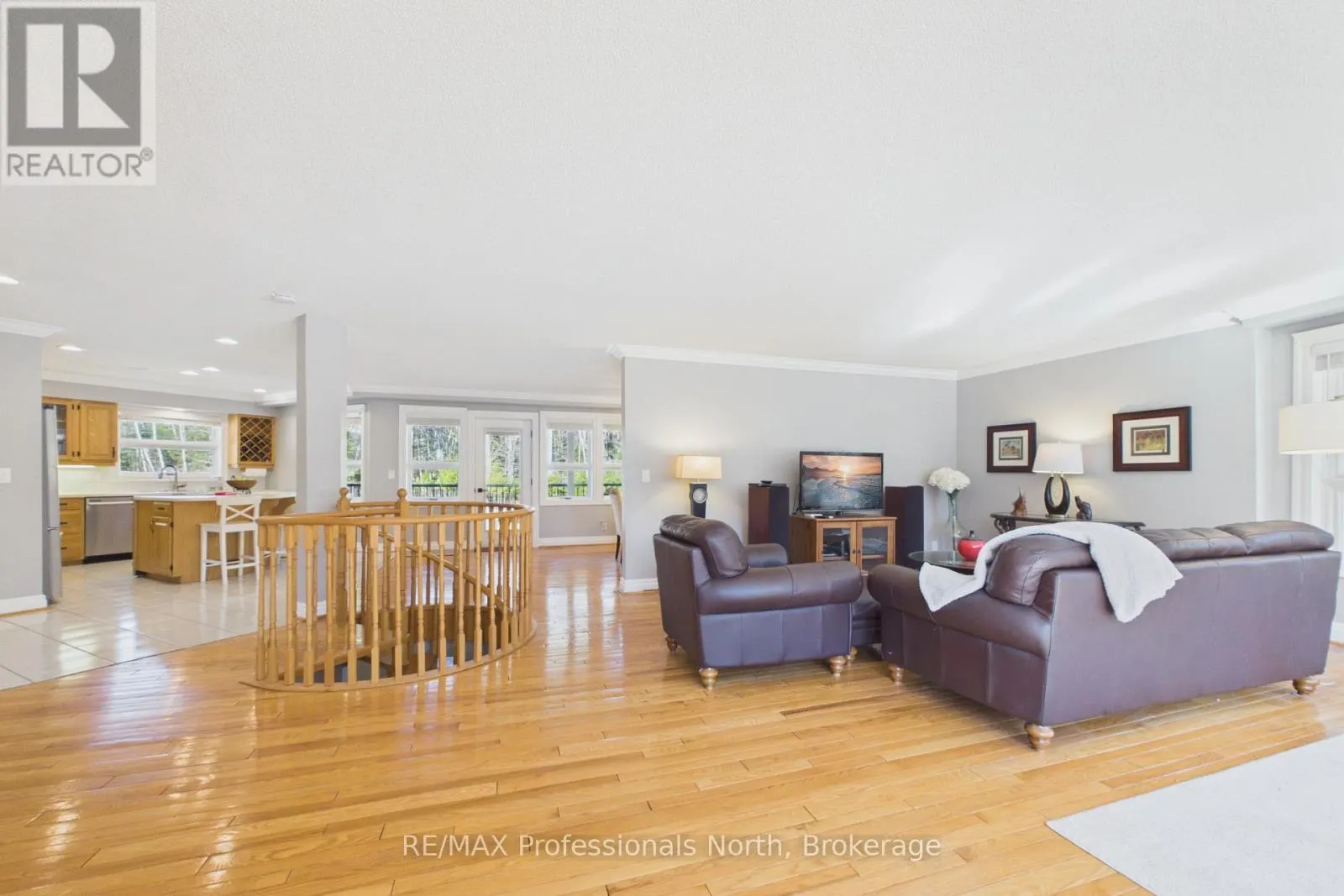 1196 RAVENSCLIFFE ROAD