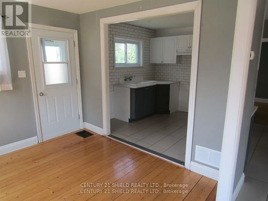 513 FOURTH STREET E