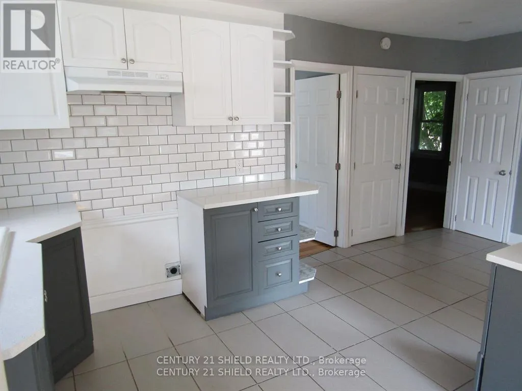 513 FOURTH STREET E