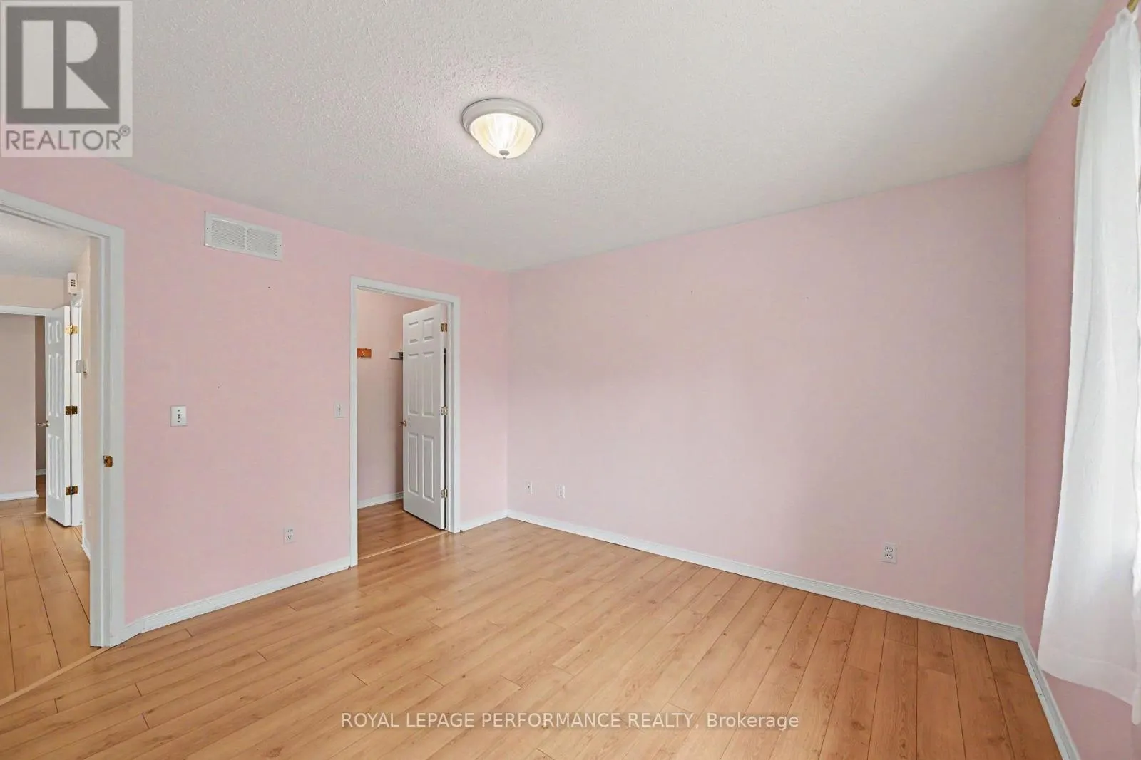 18 DAPHNE CRESCENT