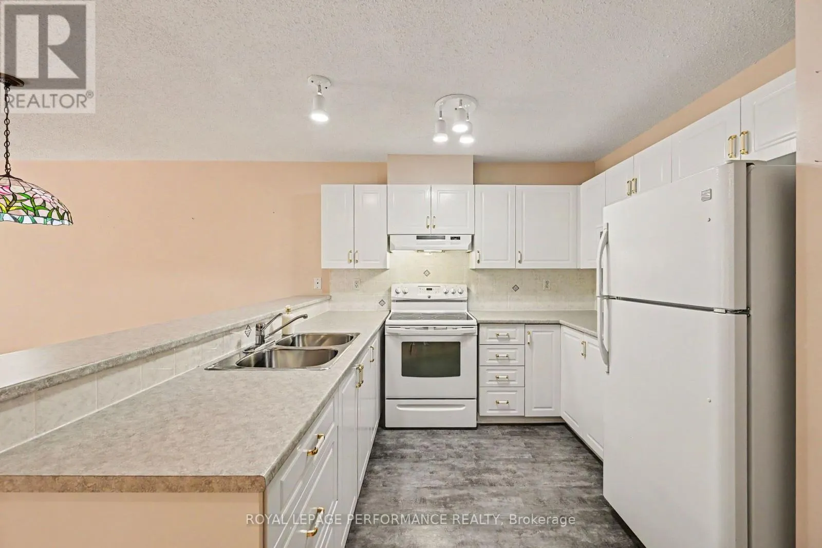 18 DAPHNE CRESCENT