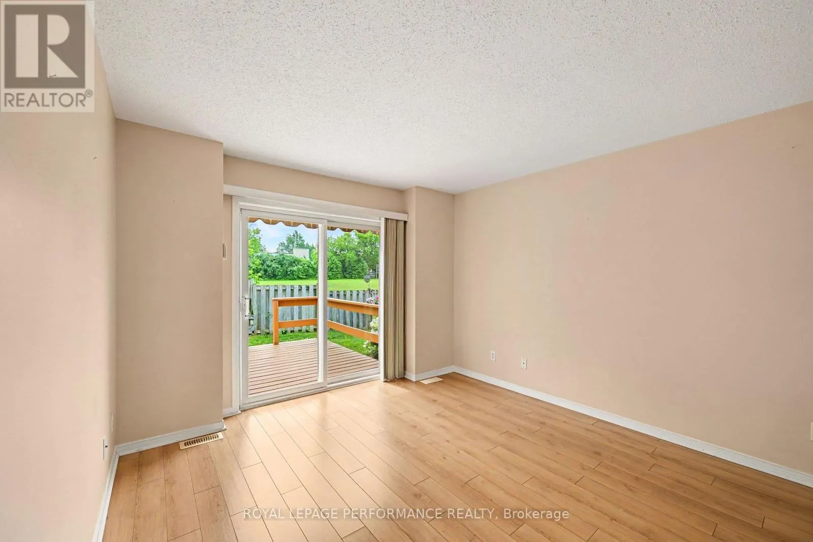 18 DAPHNE CRESCENT