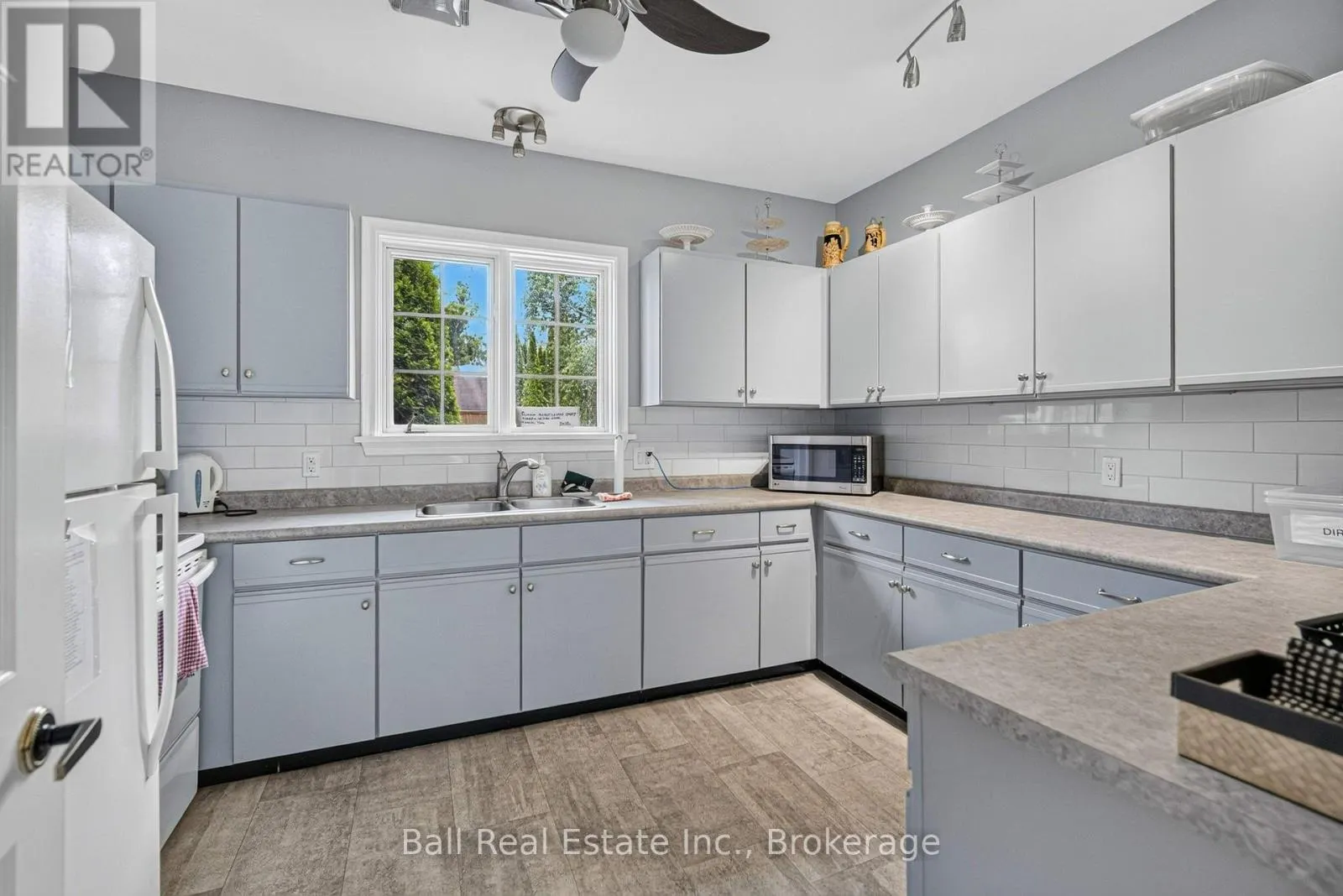 103 - 200 EAST ST S #103