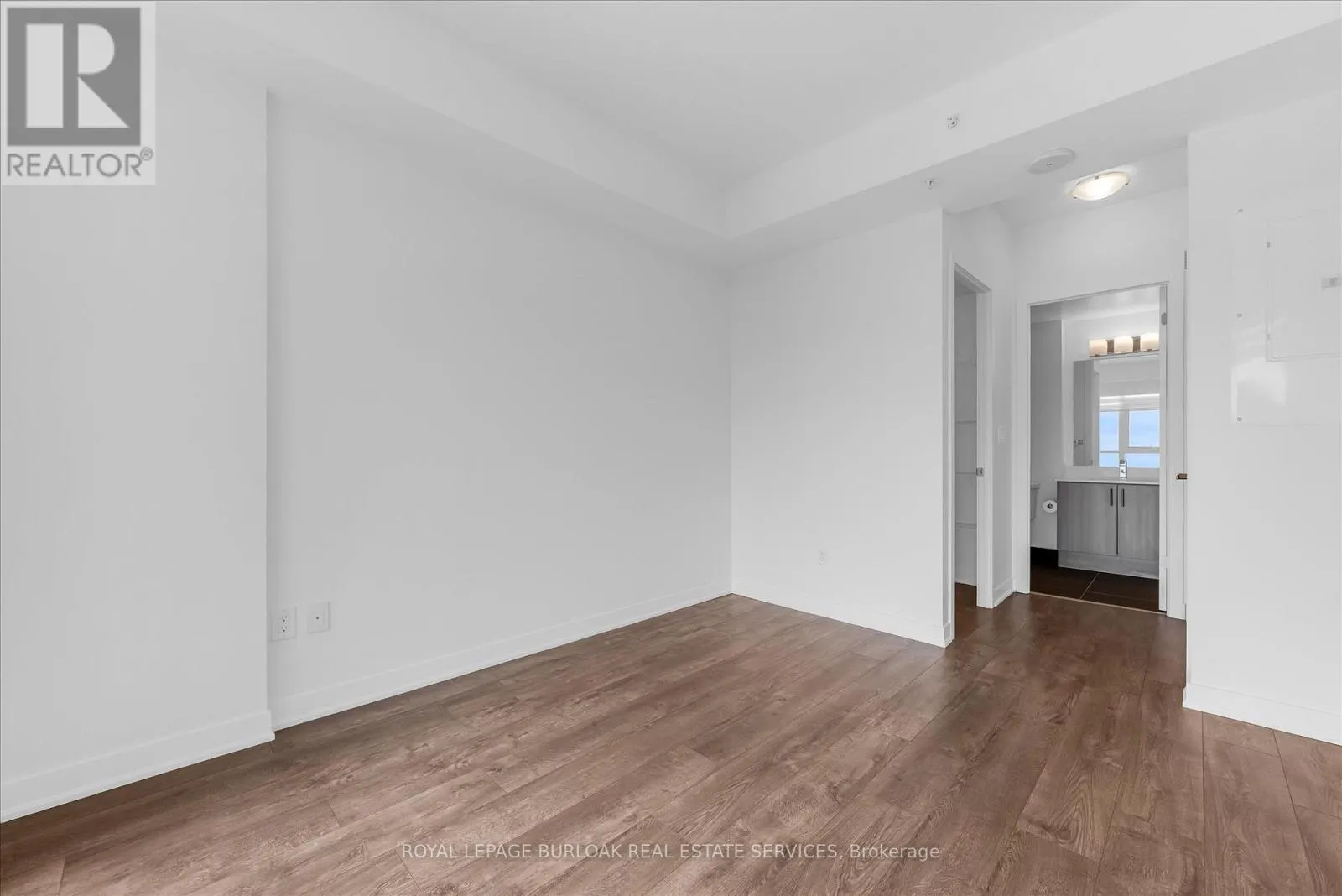612 - 550 NORTH SERVICE ROAD N
