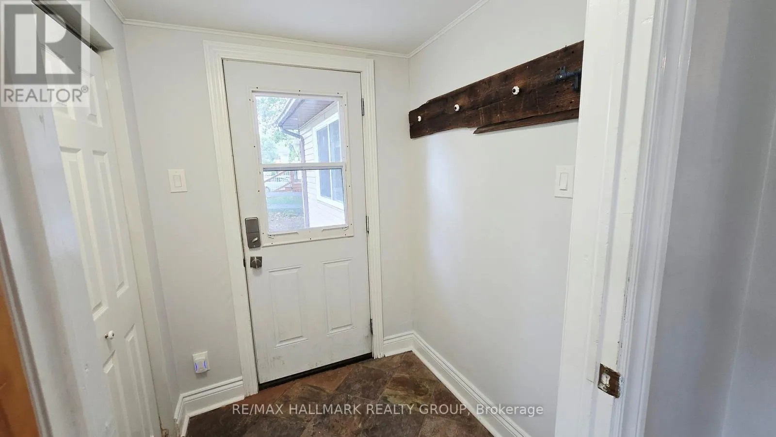 1153 BAYVIEW DRIVE