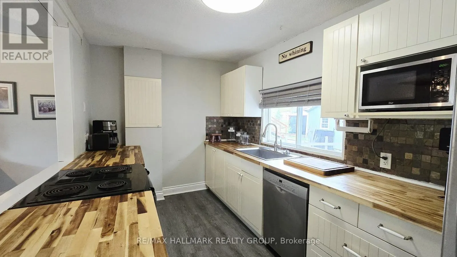 1153 BAYVIEW DRIVE