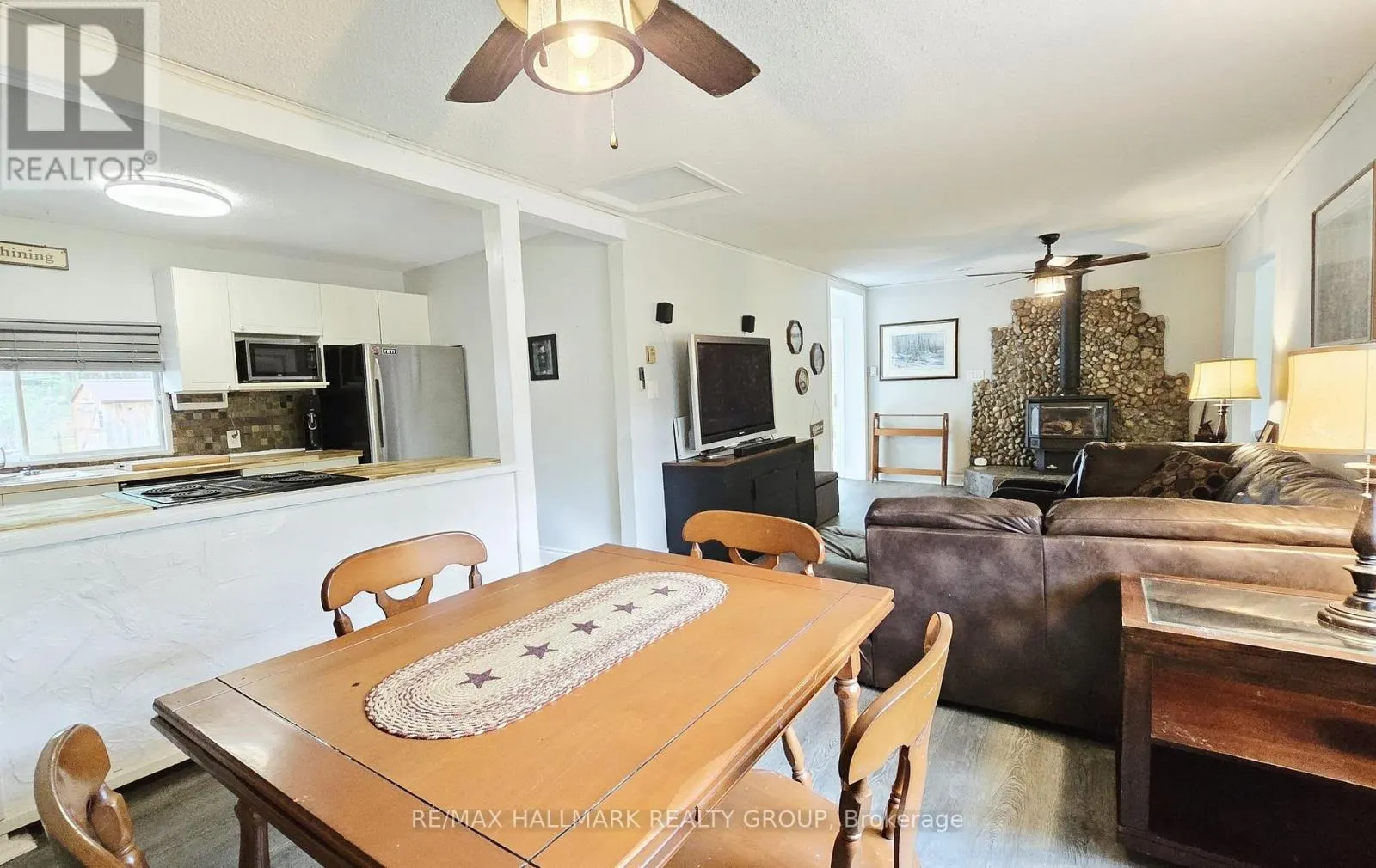 1153 BAYVIEW DRIVE