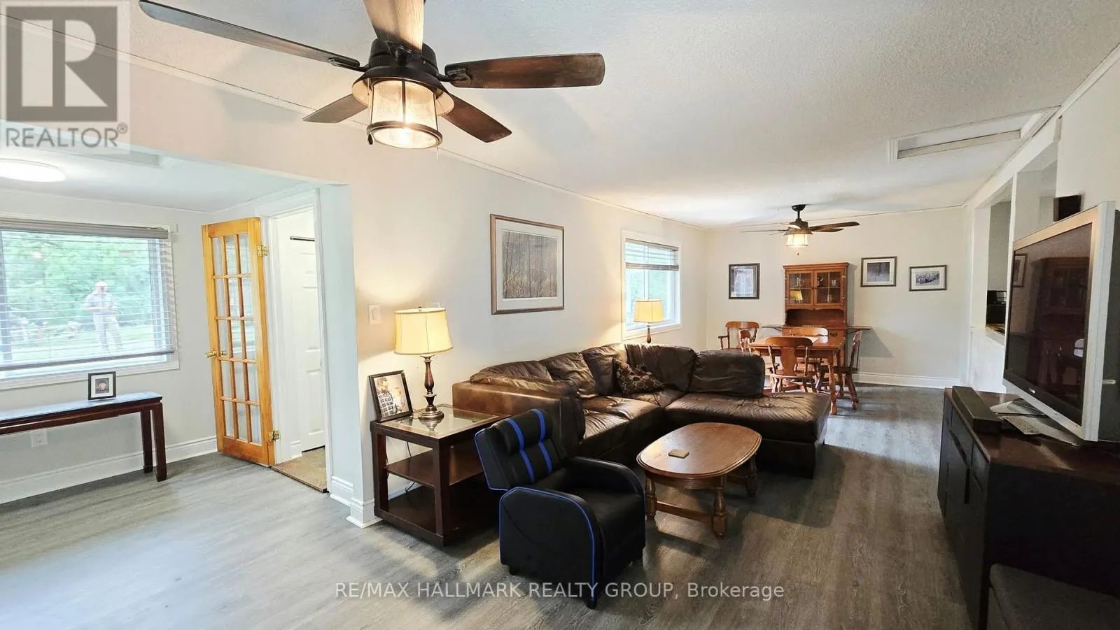 1153 BAYVIEW DRIVE