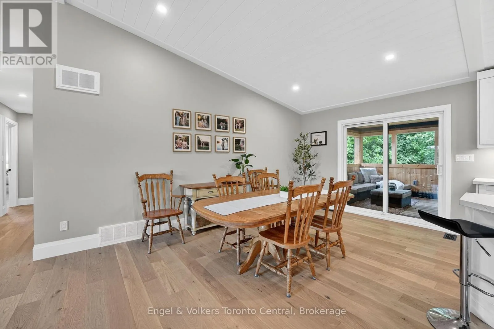 1093 HIGHWAY 141 DRIVE