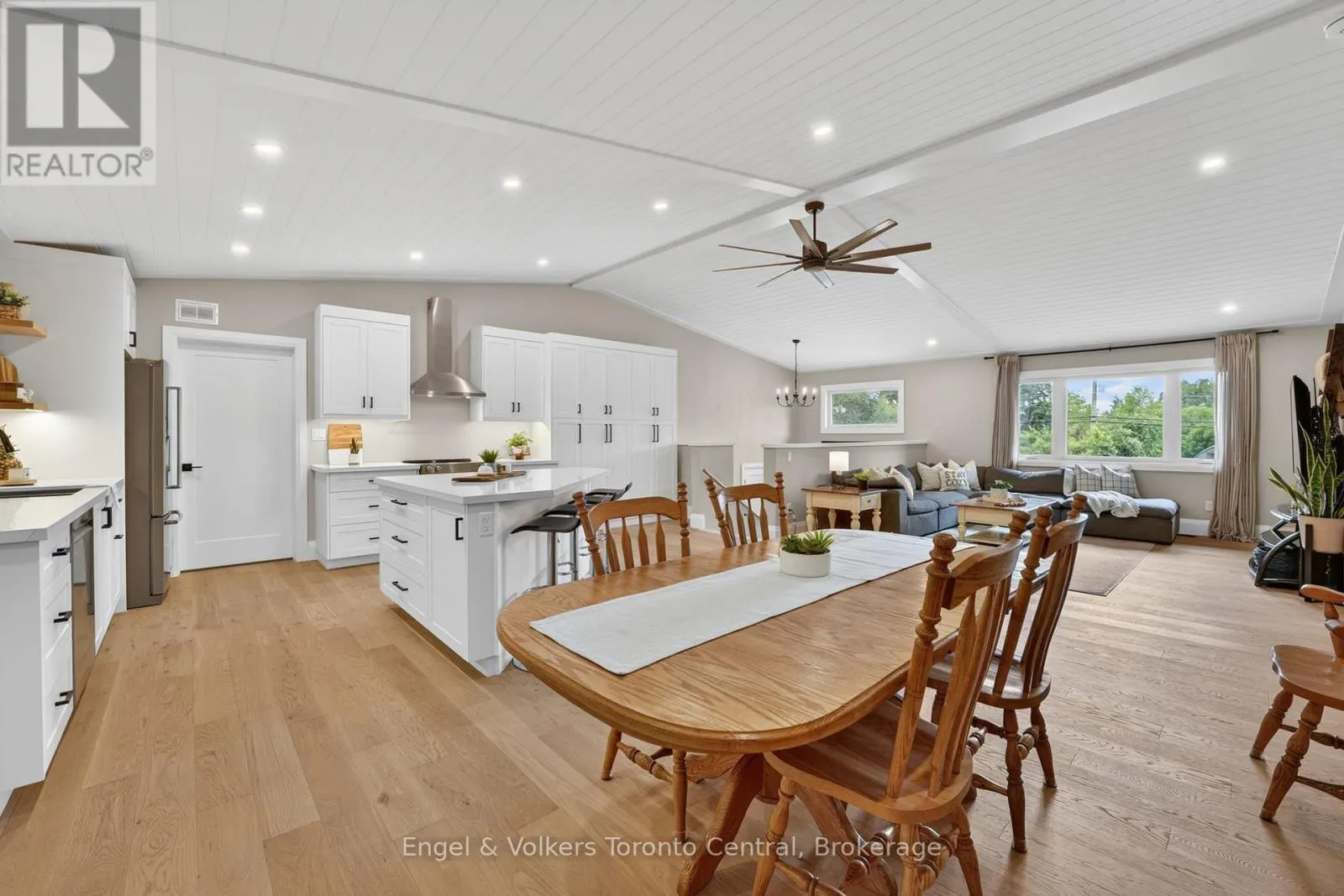 1093 HIGHWAY 141 DRIVE