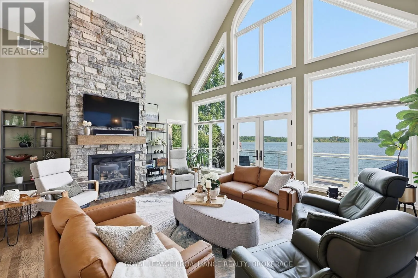 31 LEAVIS SHORES