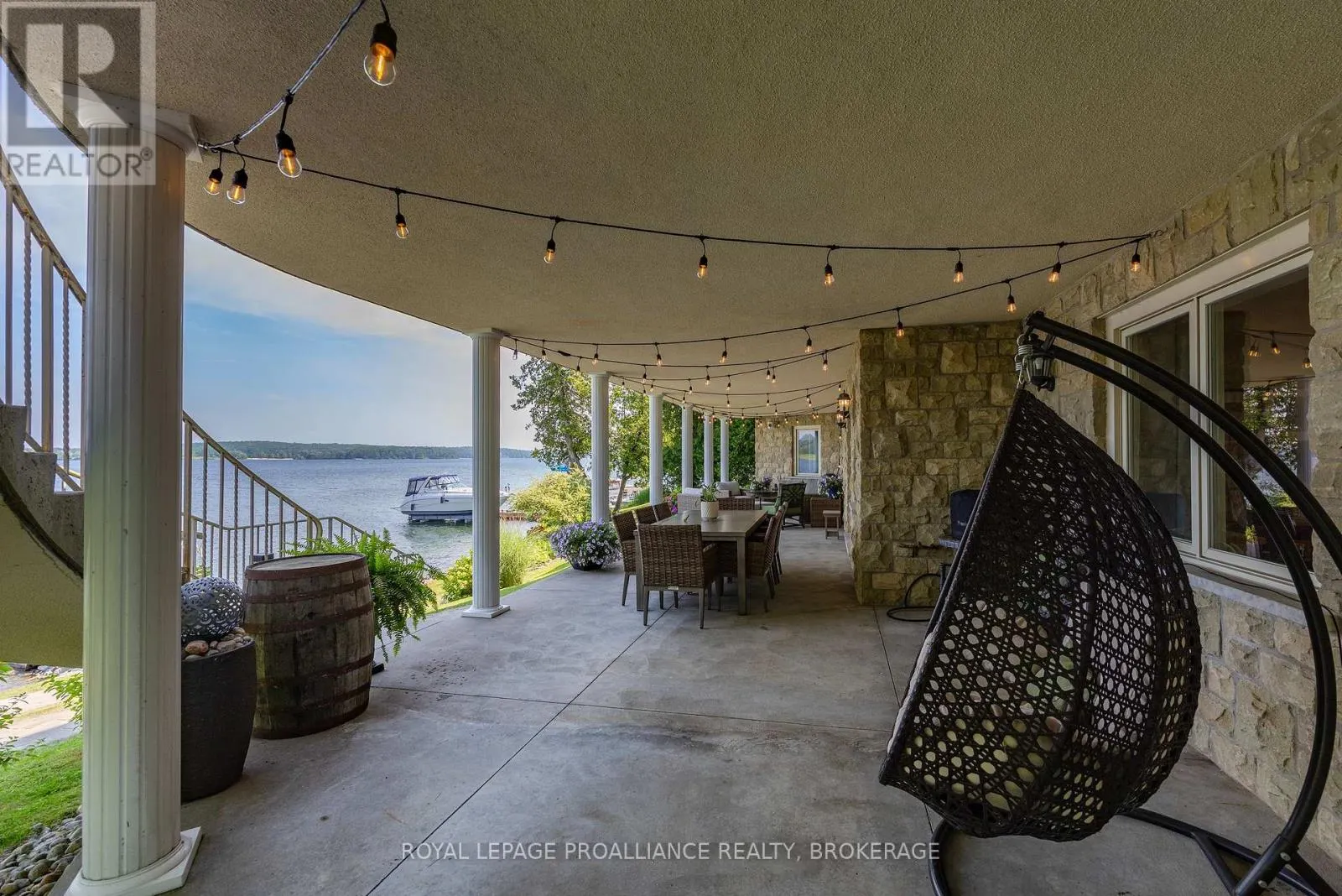 31 LEAVIS SHORES