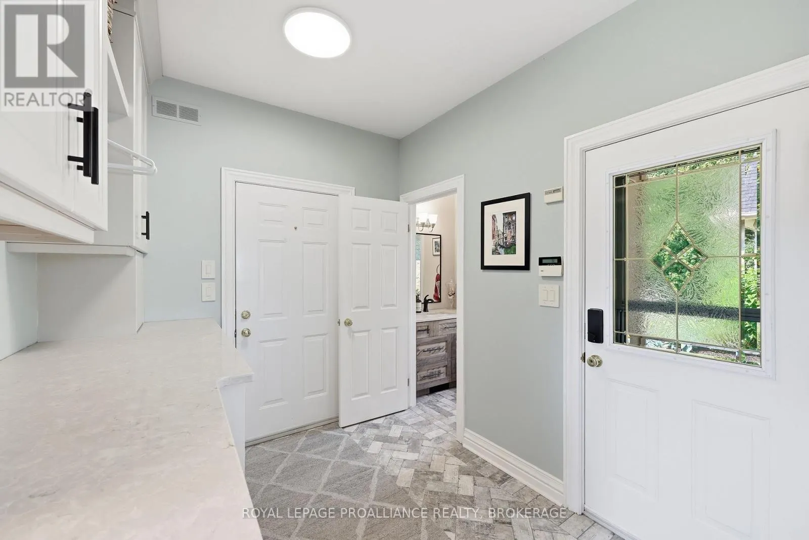 31 LEAVIS SHORES