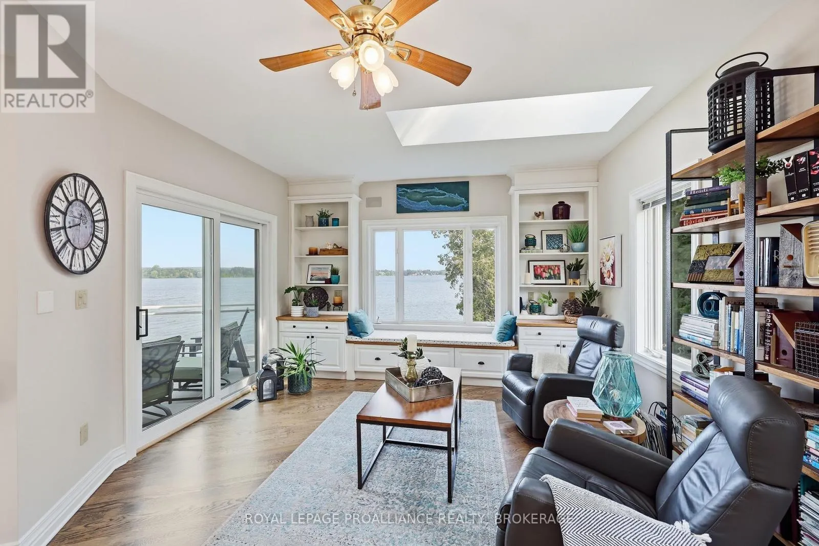 31 LEAVIS SHORES