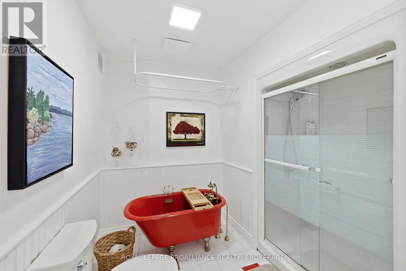 31 LEAVIS SHORES