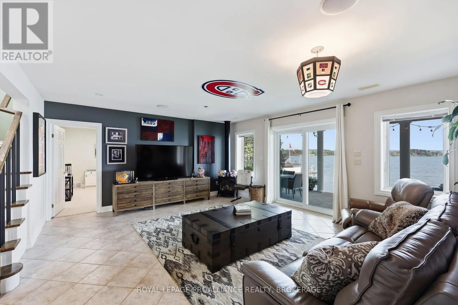 31 LEAVIS SHORES