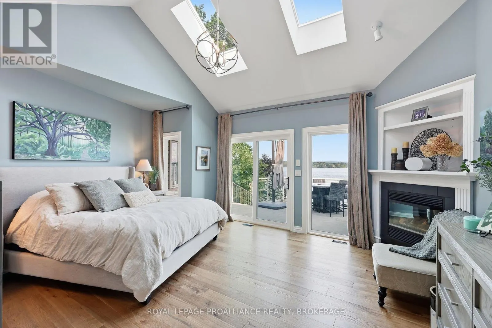 31 LEAVIS SHORES