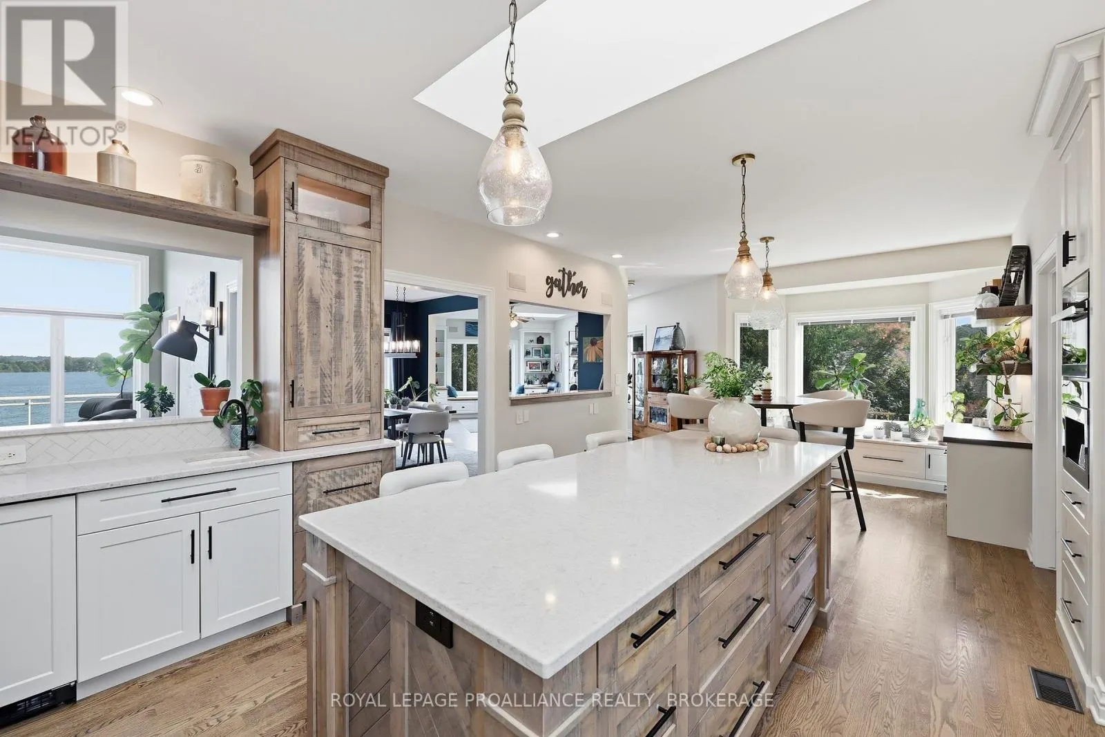 31 LEAVIS SHORES