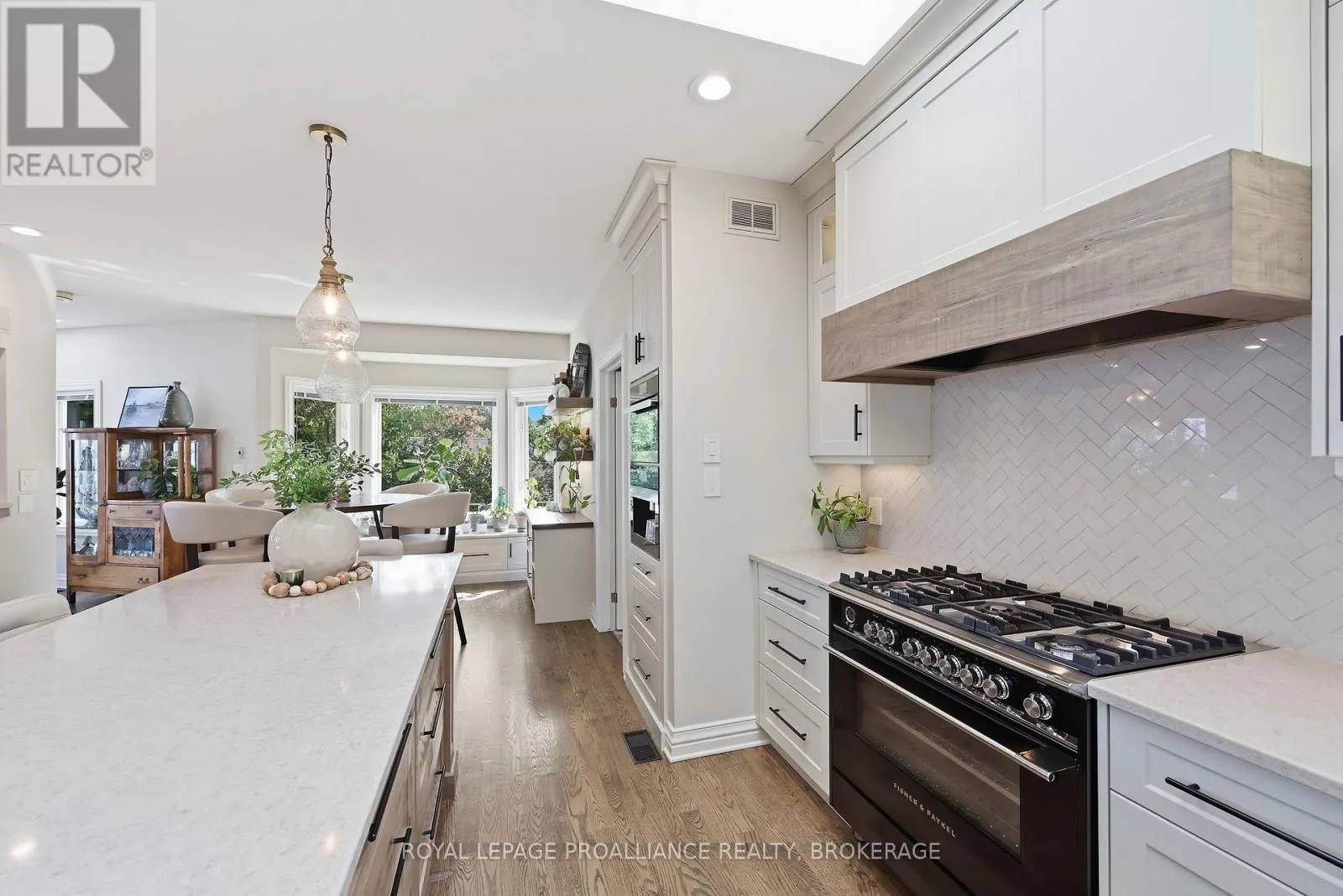31 LEAVIS SHORES