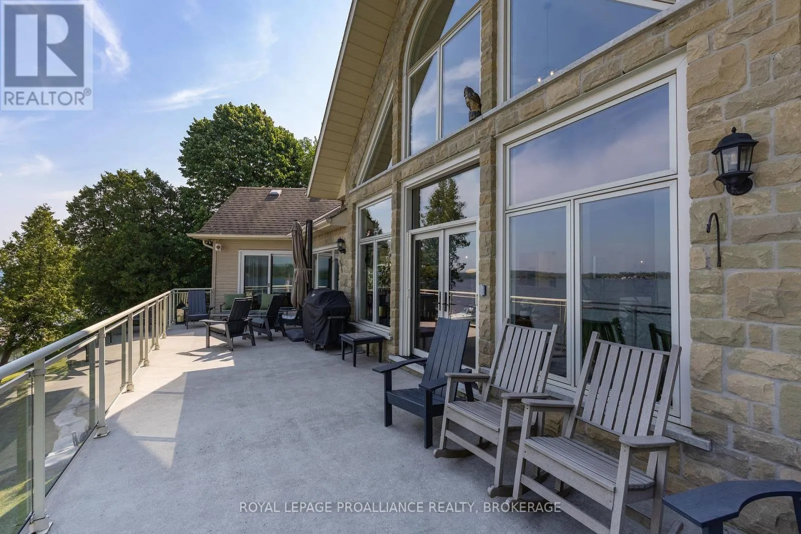 31 LEAVIS SHORES